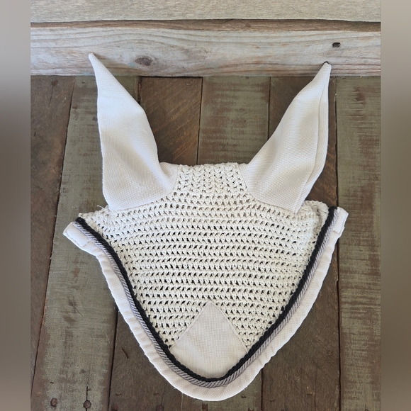 Ear Bonnet - Picture 1 of 4